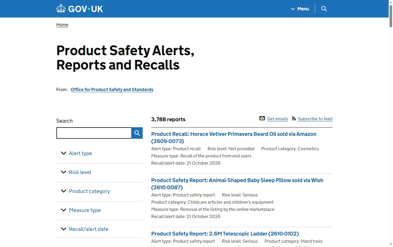 Screenshot of gov.uk : page GOV.UK « Product Safety Alerts, Reports and Recalls » (gov.uk/product-safety-alerts-reports-recalls), filtres de recherche et abonnement aux alertes